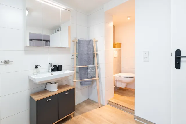 Badezimmer, Bild 2 von 4